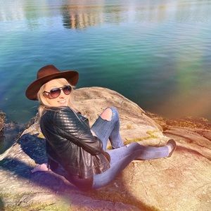 Meet your Posher, Danika